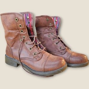 🤎 American Eagle Brown Ankle Boots – Colorful Striped Accent 🍂